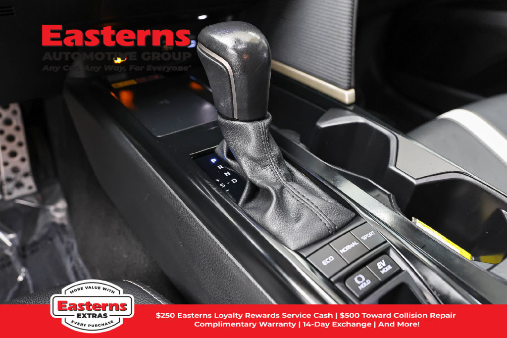 Used 2025 Toyota Camry SE FWD image 13