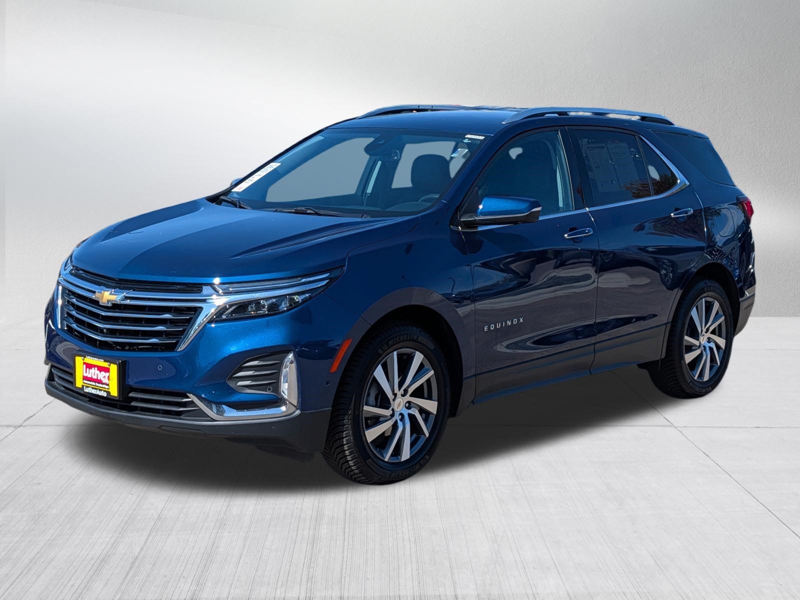Used 2022 Chevrolet Equinox Premier AWD/4WD image 3