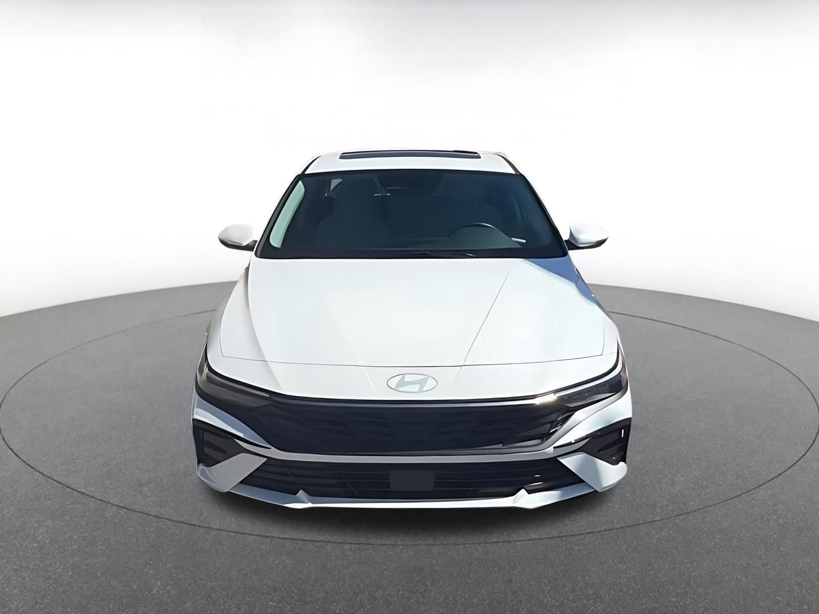 Used 2025 Hyundai Elantra Limited image 3