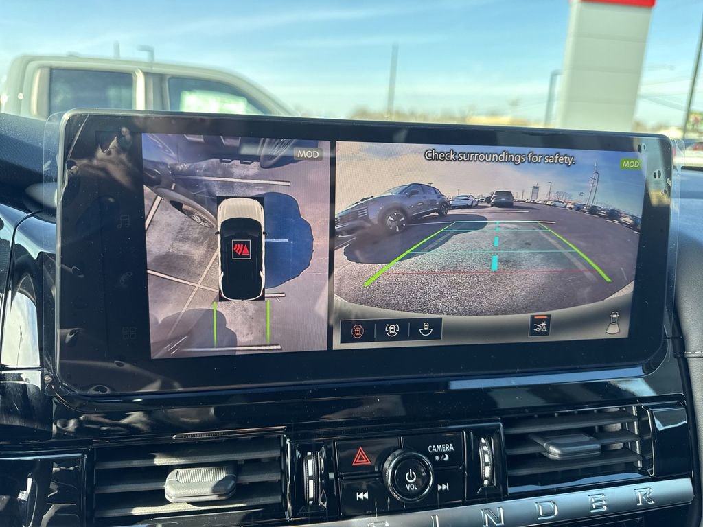 New 2026 Nissan Pathfinder SL image 17