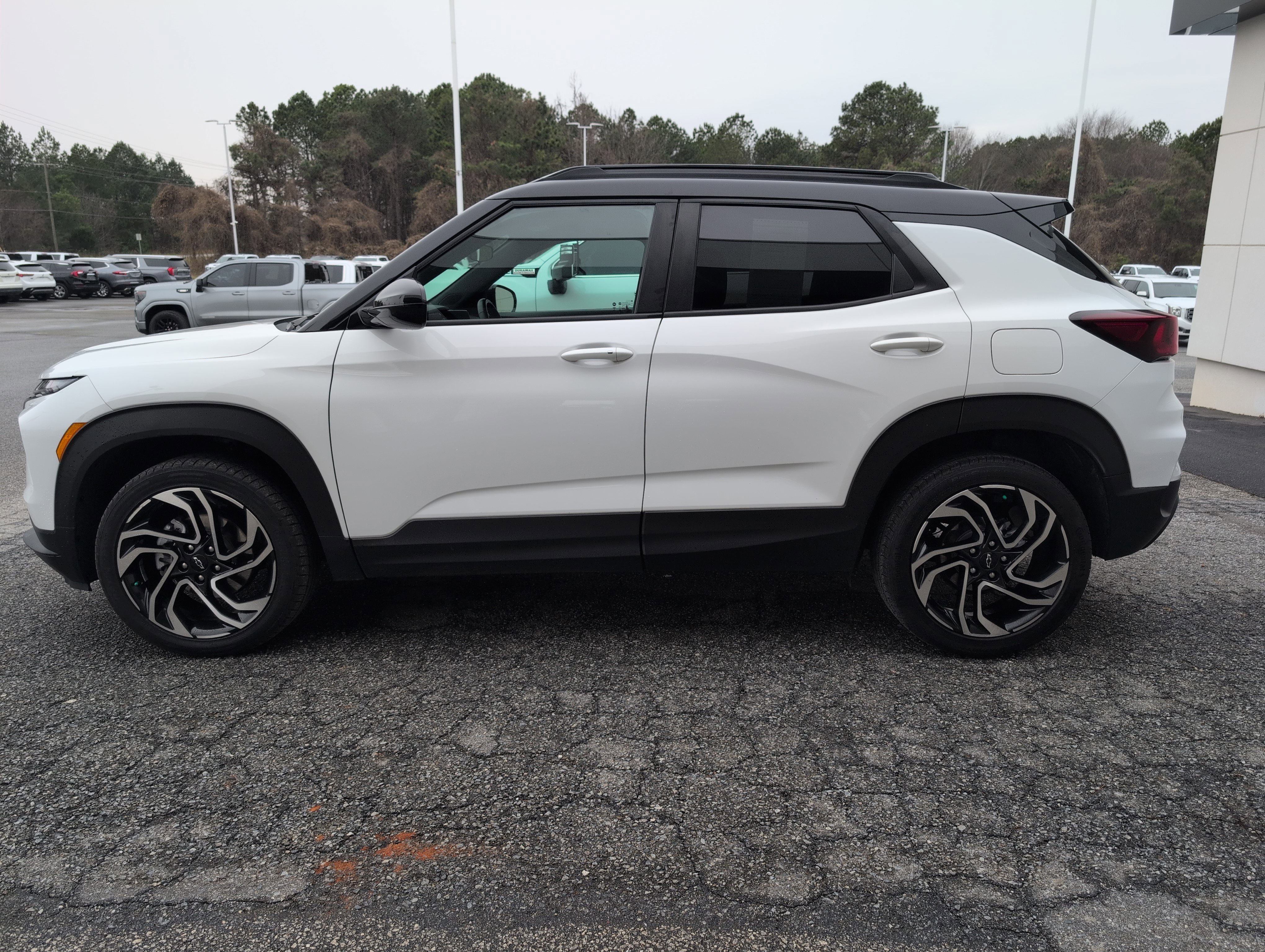 Used 2024 Chevrolet TrailBlazer RS image 3