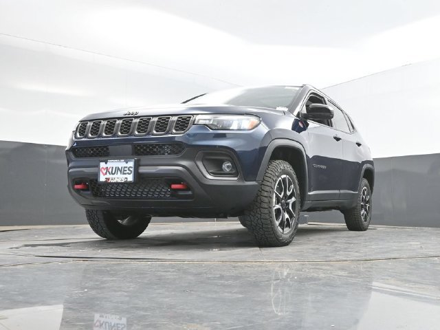 New 2026 Jeep Compass Trailhawk w/ Sun, Sound & Navigation Group AWD/4WD image 44