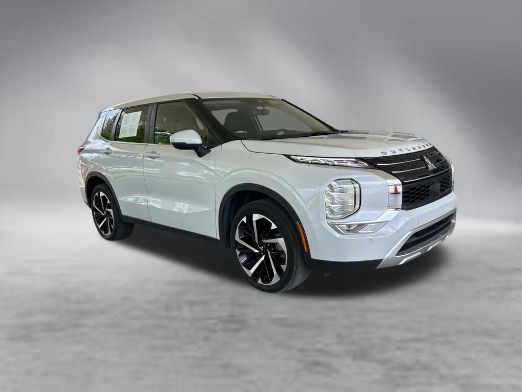 Used 2023 Mitsubishi Outlander SE FWD video 2