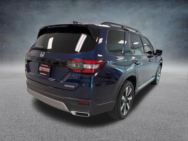 Used 2025 Honda Pilot Touring image 6