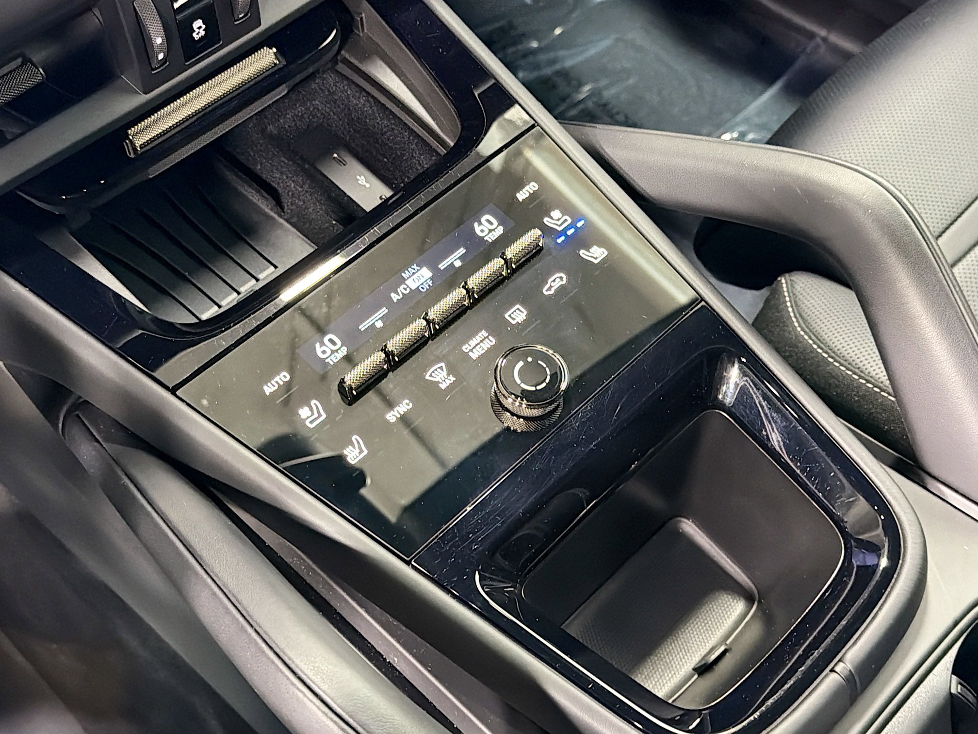 Certified 2025 Porsche Cayenne Turbo image 28