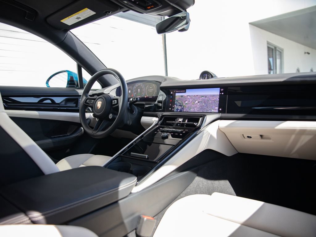 Certified 2025 Porsche Panamera 4S image 19