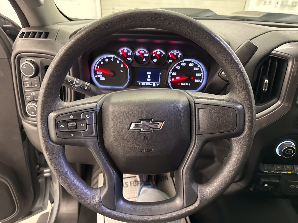 Used 2023 Chevrolet Silverado 1500 Custom Trail Boss AWD/4WD image 15