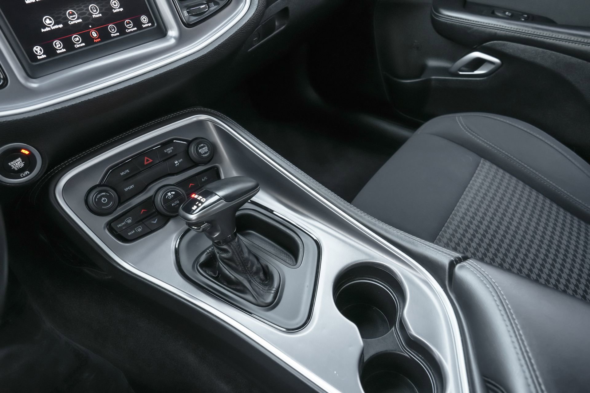 Used 2019 Dodge Challenger SXT image 11