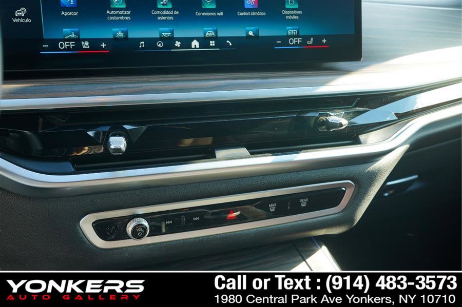 Used 2024 BMW X7 M60i w/ Executive Package image 50