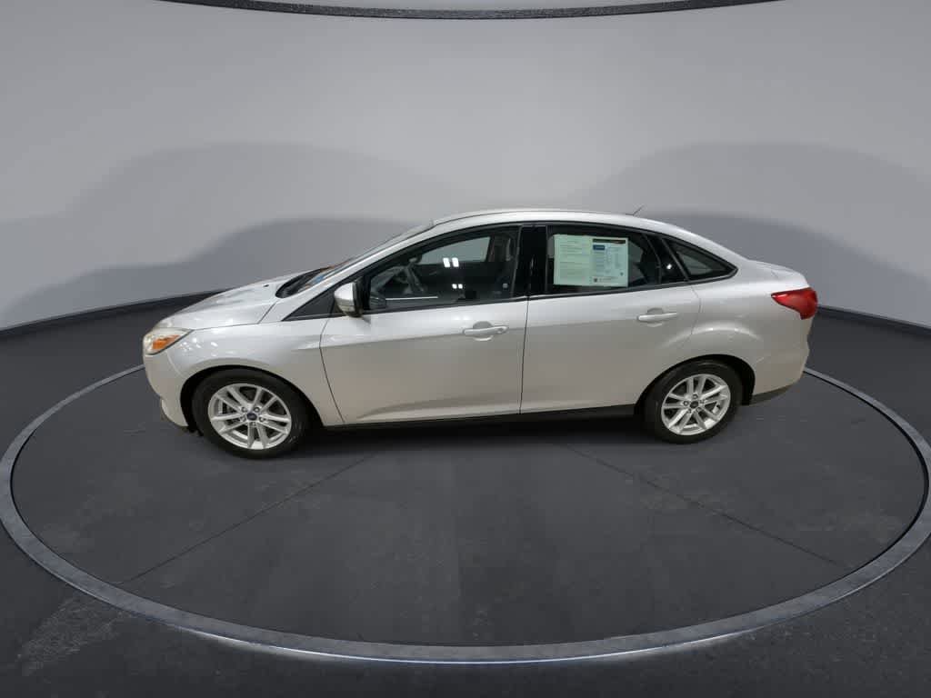 Used 2016 Ford Focus SE w/ SE Power Seat Package image 5