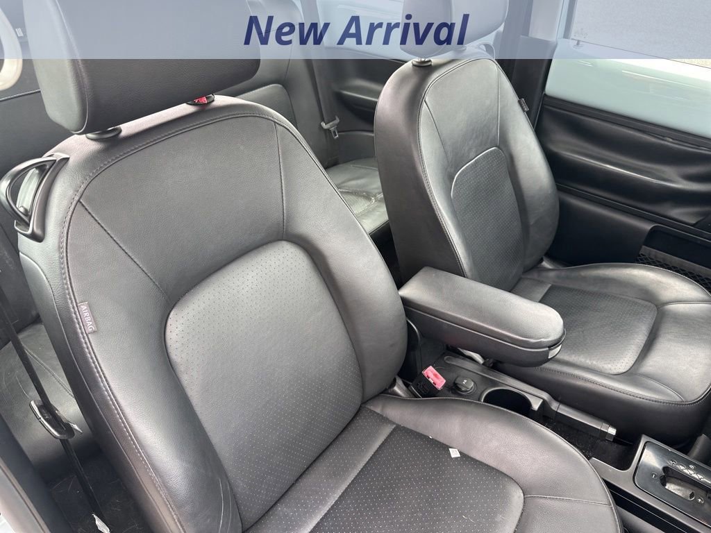 Used 2010 Volkswagen Beetle Final Edition FWD image 7