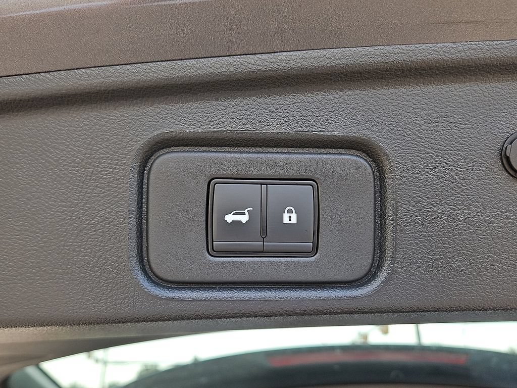 Used 2026 Nissan Pathfinder SV FWD image 9
