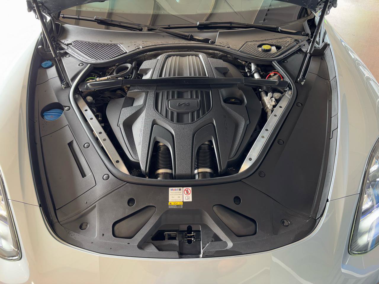 Used 2022 Porsche Panamera 4 Platinum Edition image 30