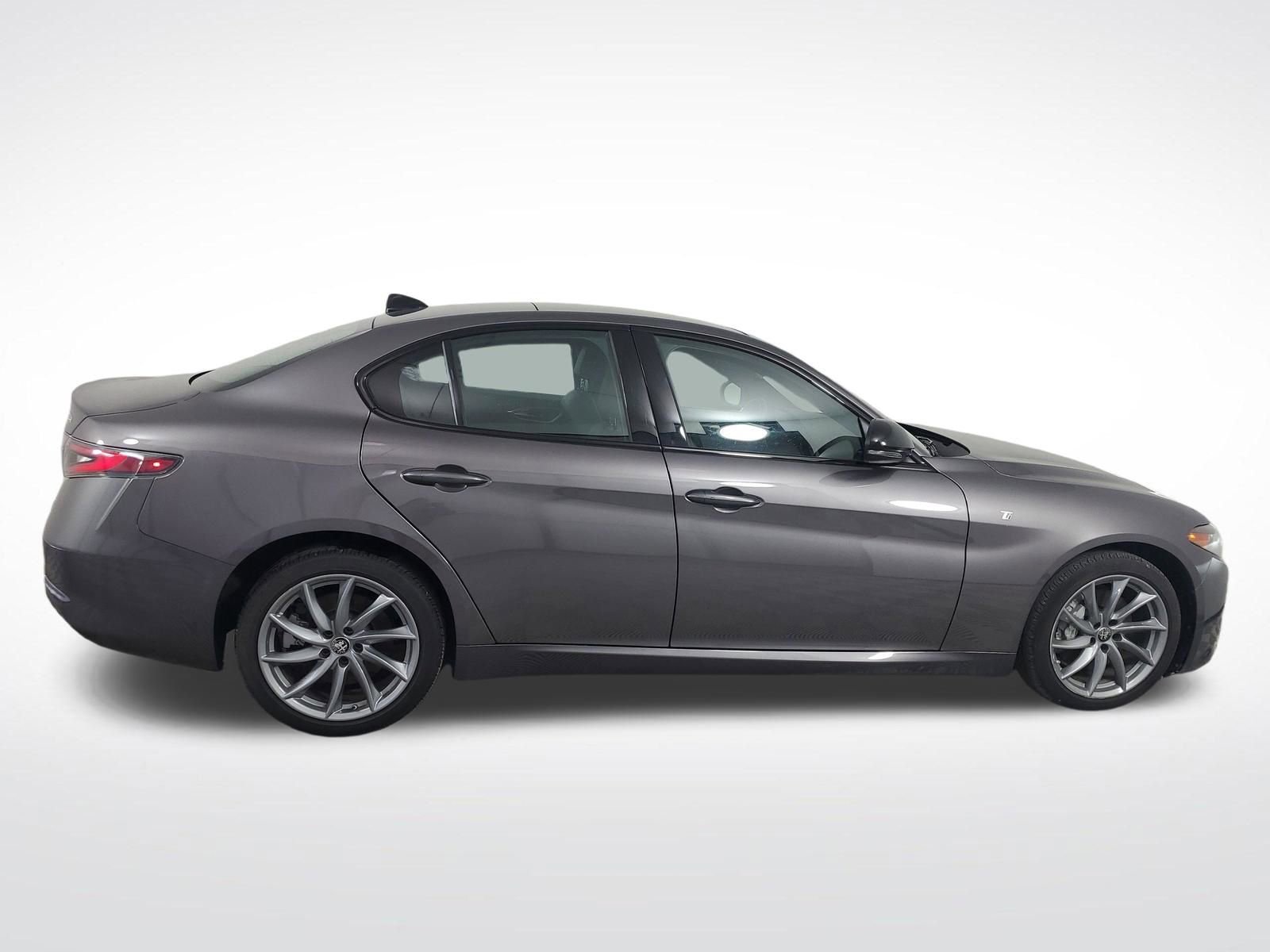 Used 2024 Alfa Romeo Giulia Ti w/ Active Assist Plus Package AWD/4WD image 13