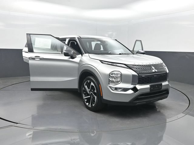 Used 2022 Mitsubishi Outlander ES FWD image 35