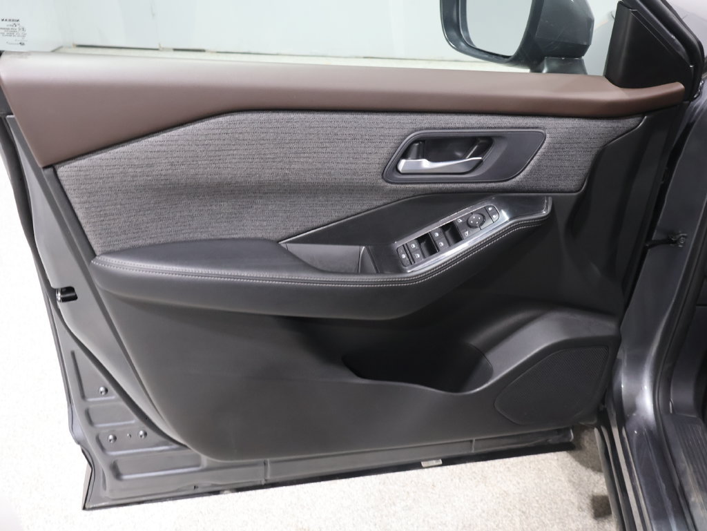Used 2023 Nissan Rogue SV AWD/4WD image 13