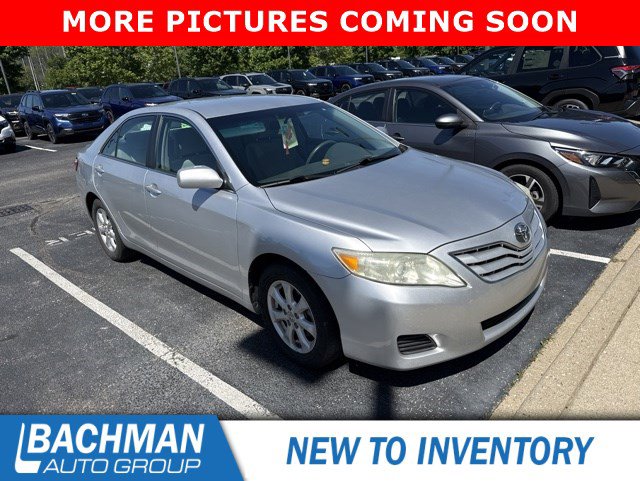 Used 2011 Toyota Camry LE w/ LE Extra-Value Pkg FWD video 1