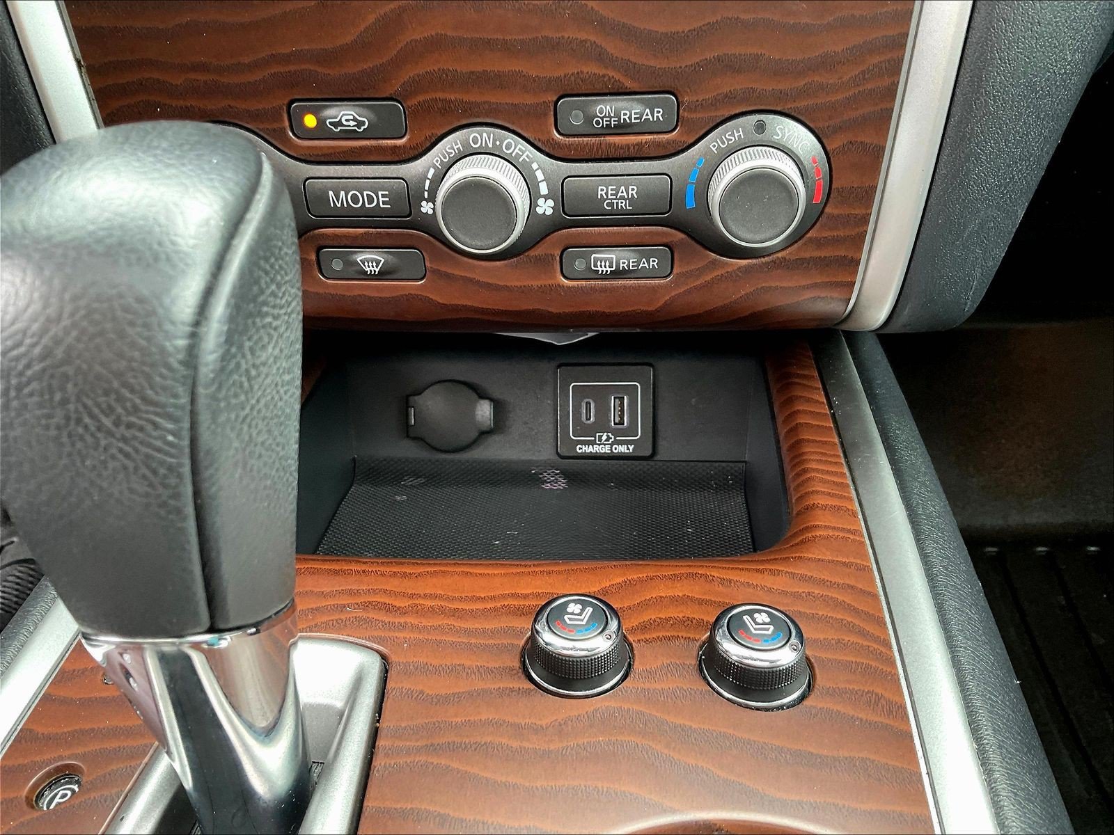 Used 2020 Nissan Pathfinder Platinum AWD/4WD image 16