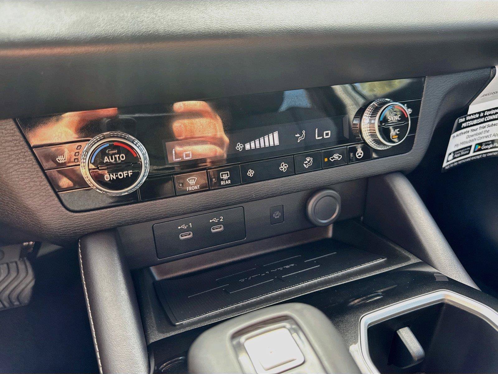 New 2026 Mitsubishi Outlander SE FWD image 21