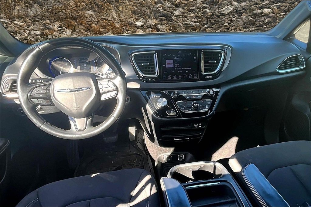 Used 2018 Chrysler Pacifica Touring Plus w/ S Appearance Package image 14