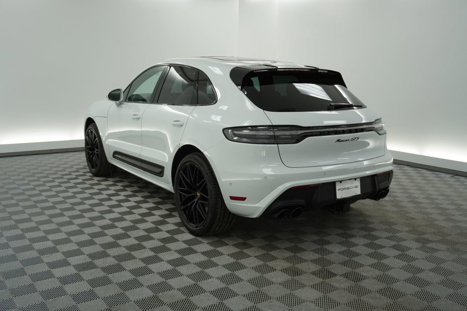 Used 2026 Porsche Macan GTS image 3