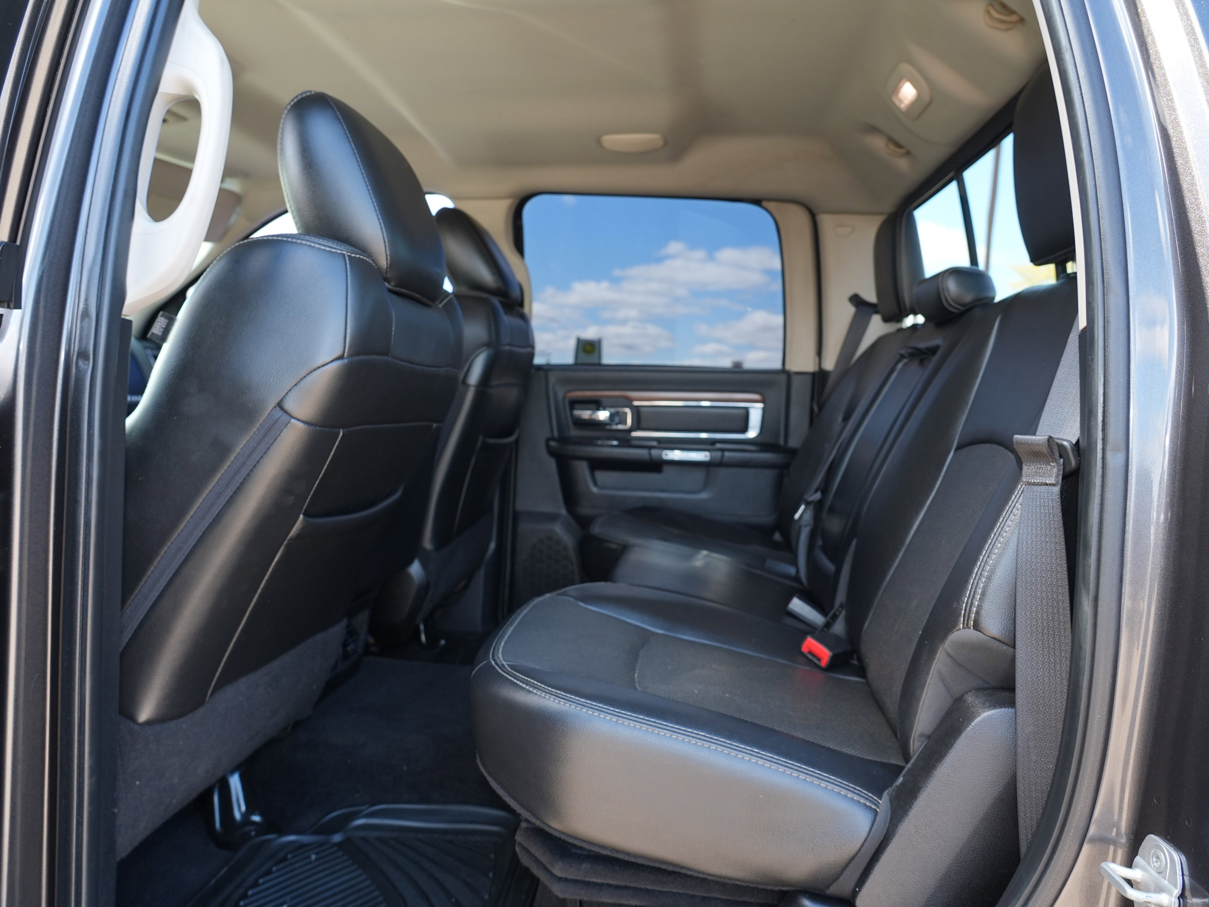 Used 2014 RAM 2500 Laramie AWD/4WD image 18
