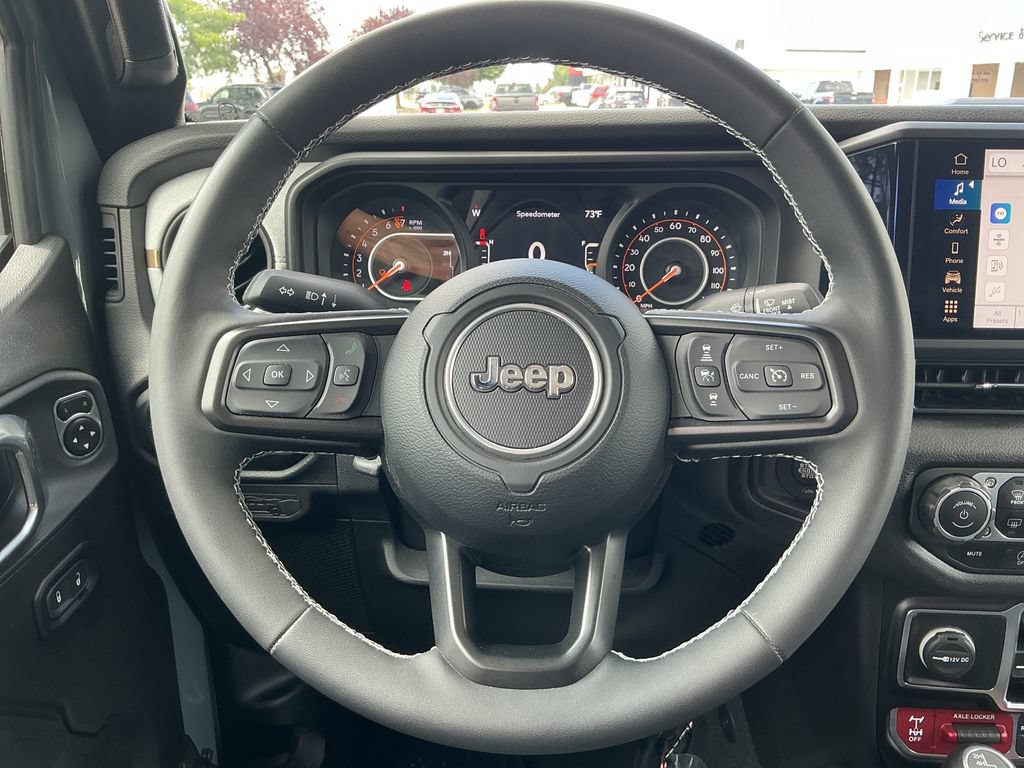 Certified 2025 Jeep Gladiator Sport AWD/4WD image 17