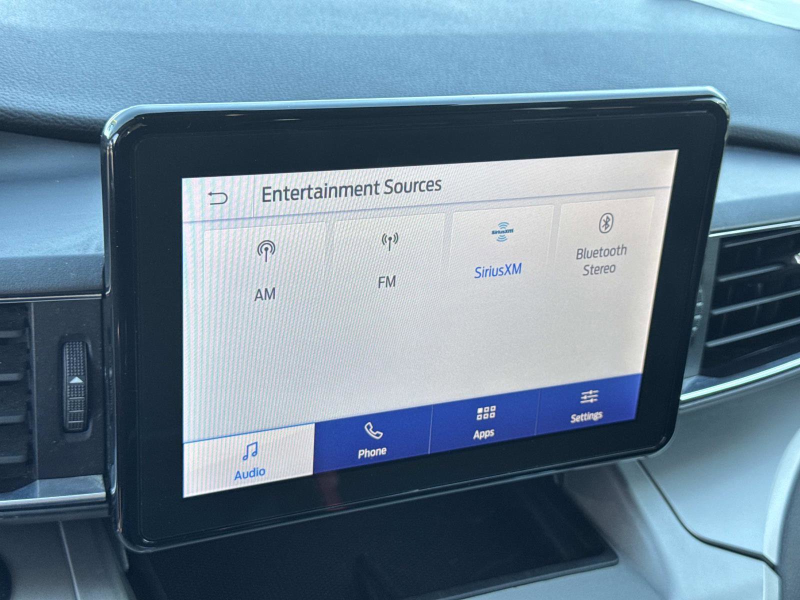 Used 2021 Ford Explorer XLT w/ Equipment Group 202A image 13