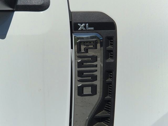 New 2026 Ford F250 XL w/ XL Chrome Package image 24