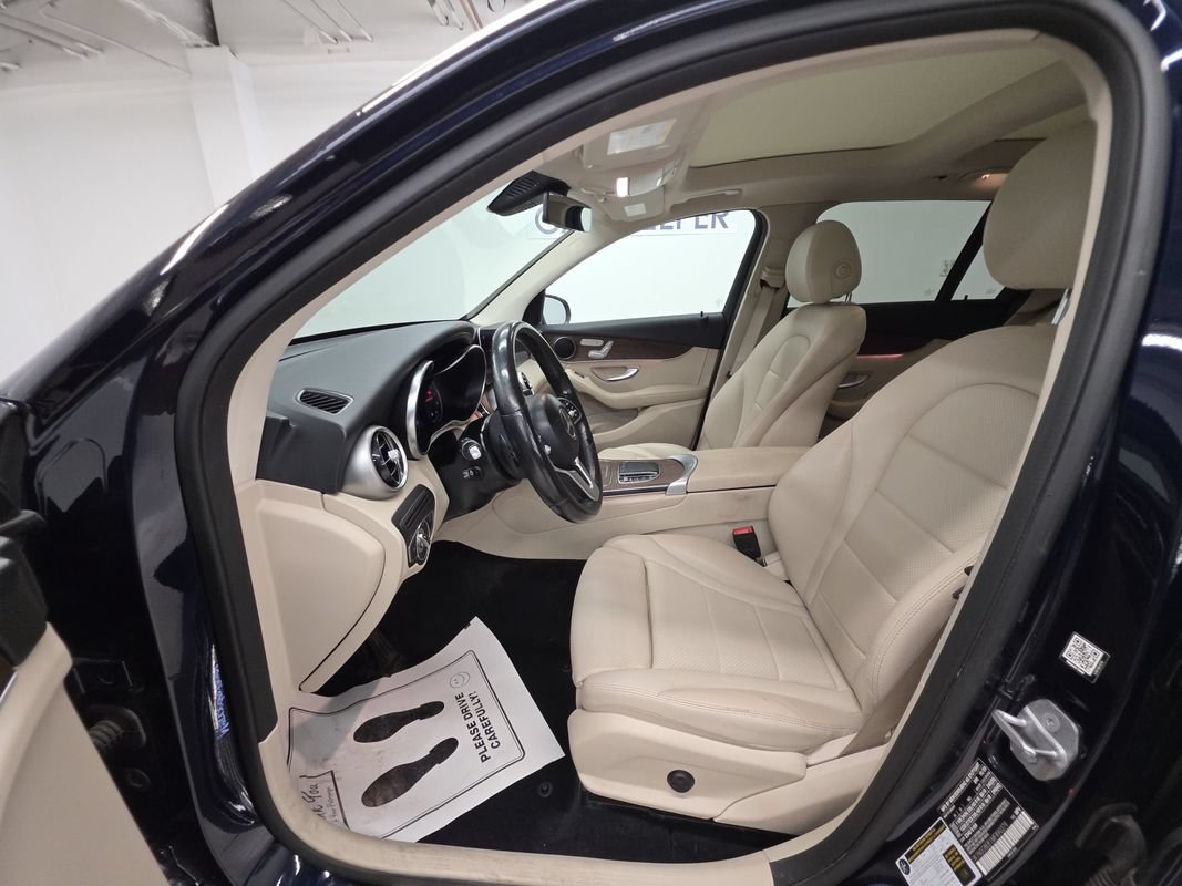 Used 2021 Mercedes-Benz GLC 300 4MATIC image 19