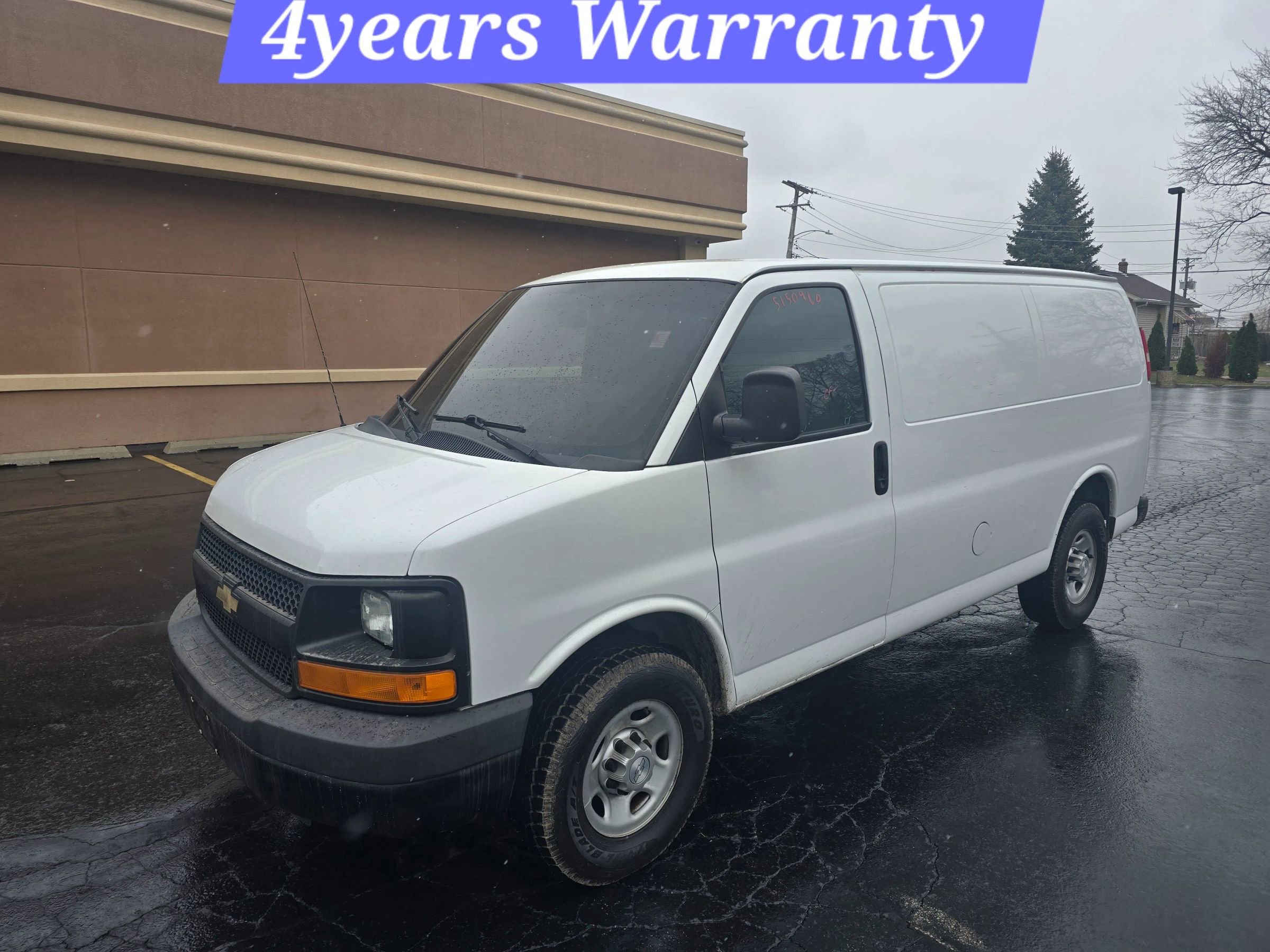 Used 2015 Chevrolet Express 2500 RWD image 2