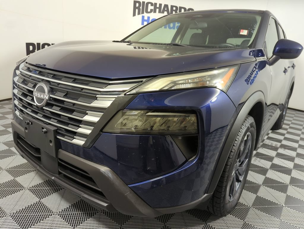 Used 2024 Nissan Rogue SV