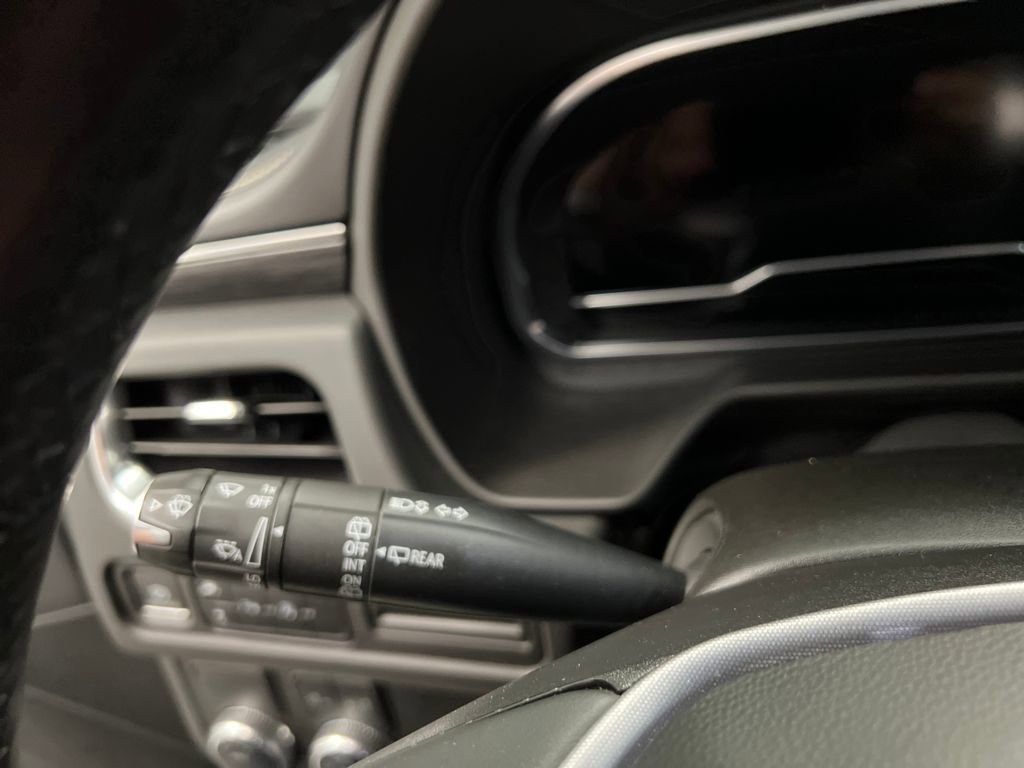 Used 2023 GMC Yukon SLT image 16