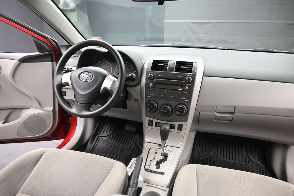 Used 2011 Toyota Corolla LE FWD image 17