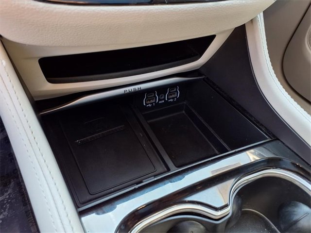 Used 2022 Chrysler Pacifica Limited image 21