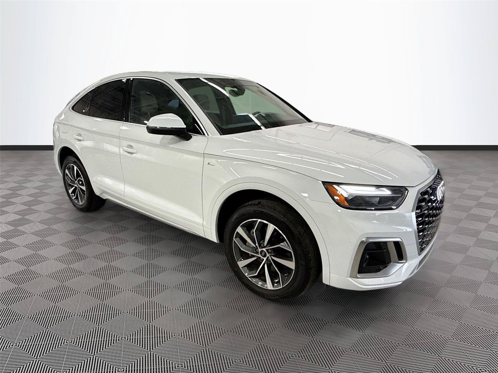 Certified 2023 Audi Q5 2.0T Premium Plus w/ Premium Plus Package AWD/4WD image 31