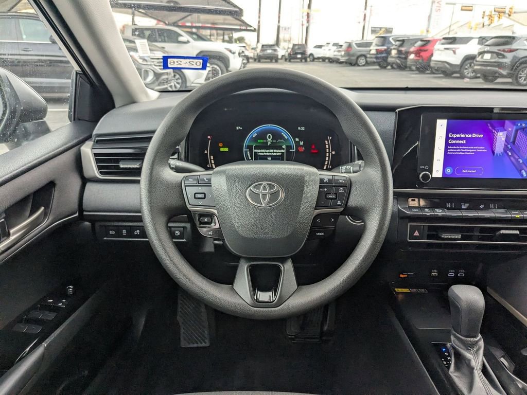 Used 2025 Toyota Camry LE image 26