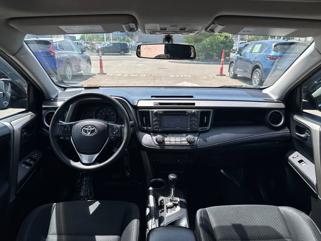 Used 2015 Toyota RAV4 XLE AWD/4WD image 11