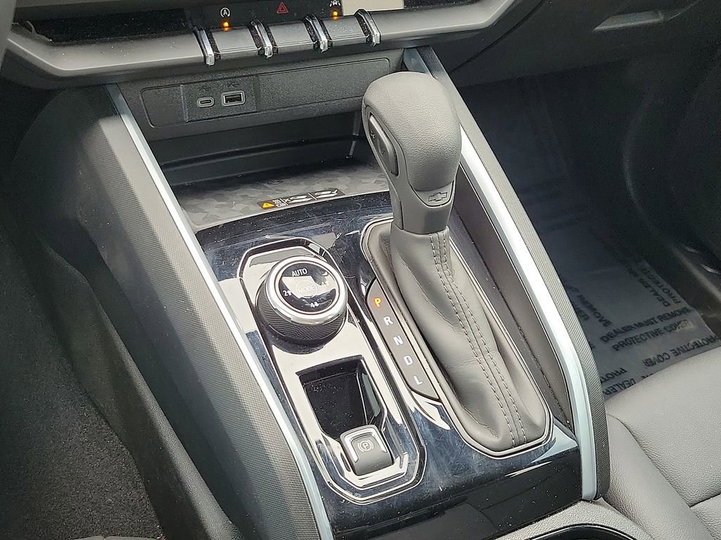 Used 2025 Chevrolet Colorado Trail Boss image 17