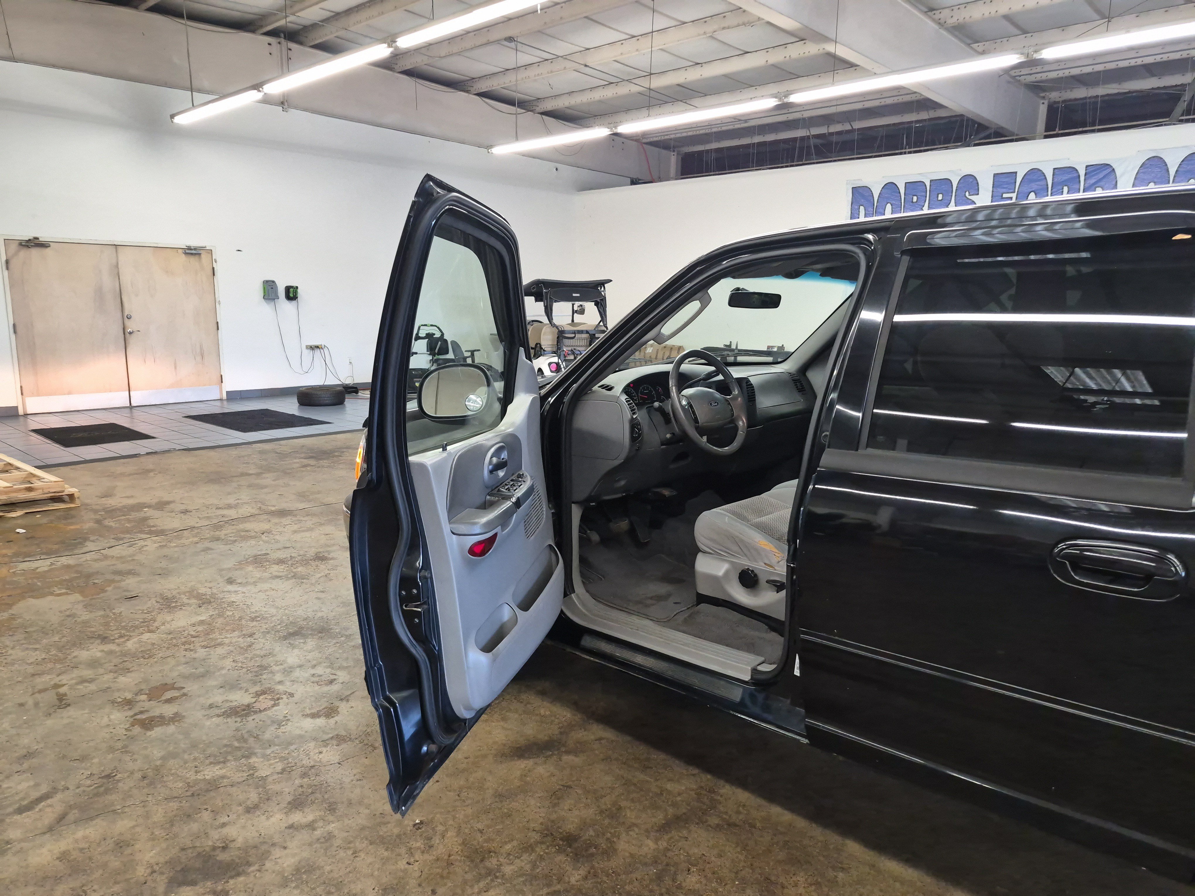 Used 2003 Ford F150 XLT RWD image 10