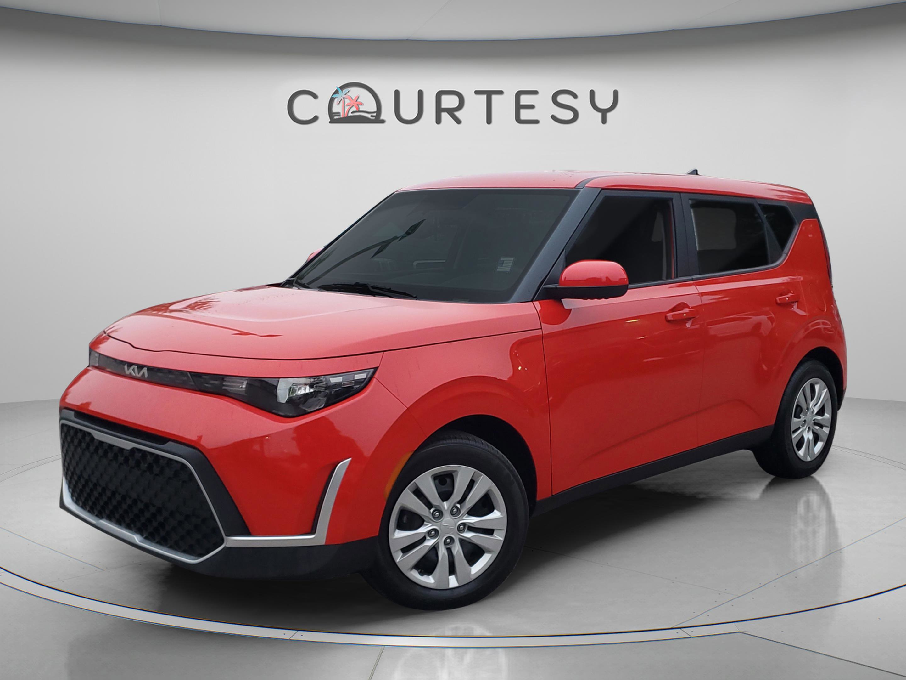 Certified 2023 Kia Soul LX FWD image 1