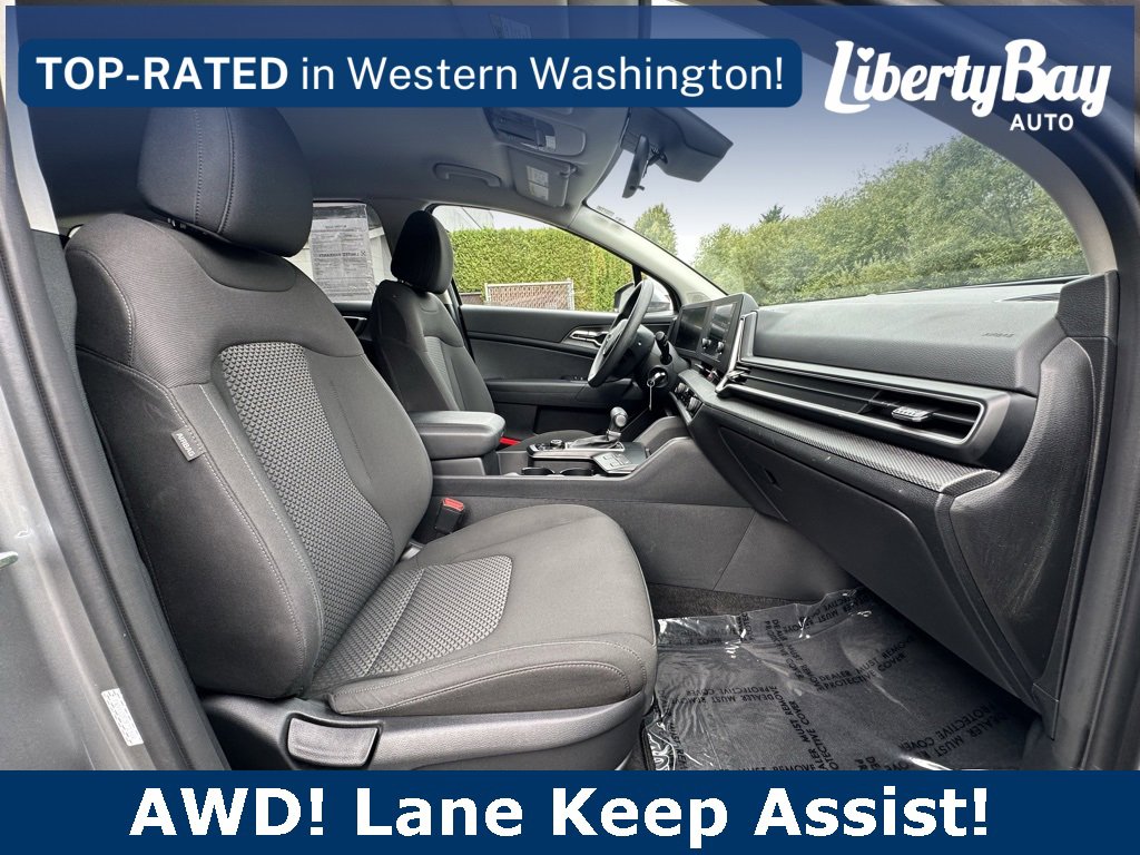 Used 2024 Kia Sportage LX image 11