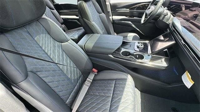 New 2026 Cadillac Escalade IQ Sport 1 w/ LPO, ONYX Package image 20