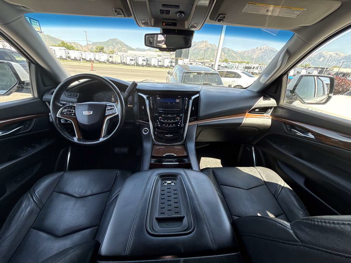 Used 2015 Cadillac Escalade Premium AWD/4WD image 16