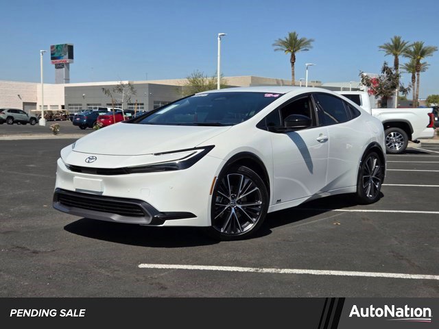 Used 2024 Toyota Prius XLE image 1
