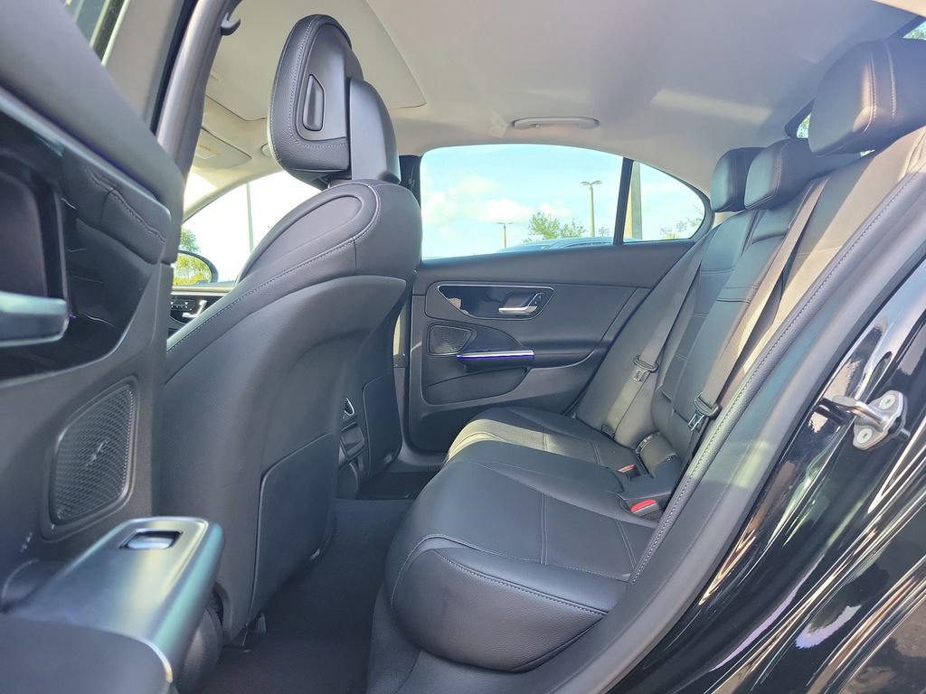 Used 2022 Mercedes-Benz C 300 Sedan image 11