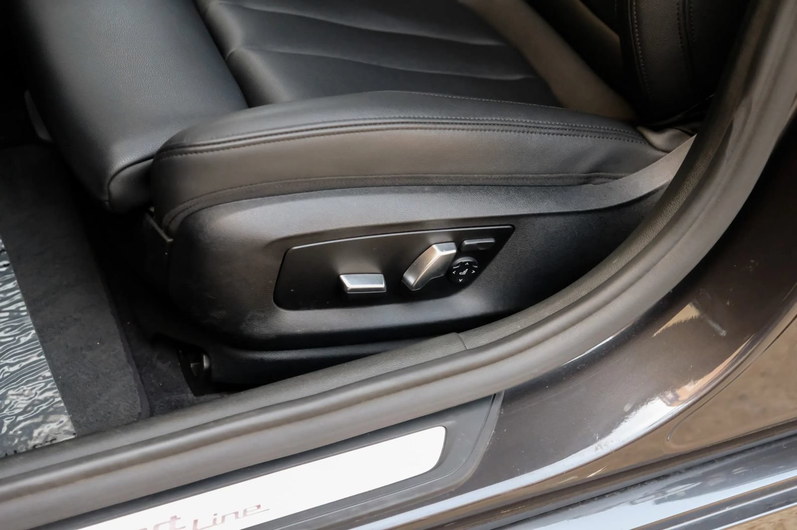 Used 2018 BMW 530i RWD image 43