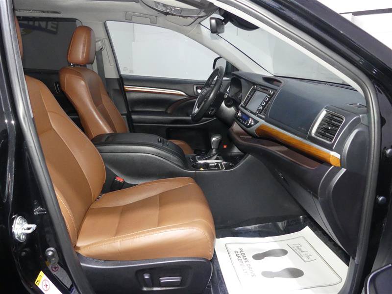 Used 2019 Toyota Highlander Limited AWD/4WD image 23