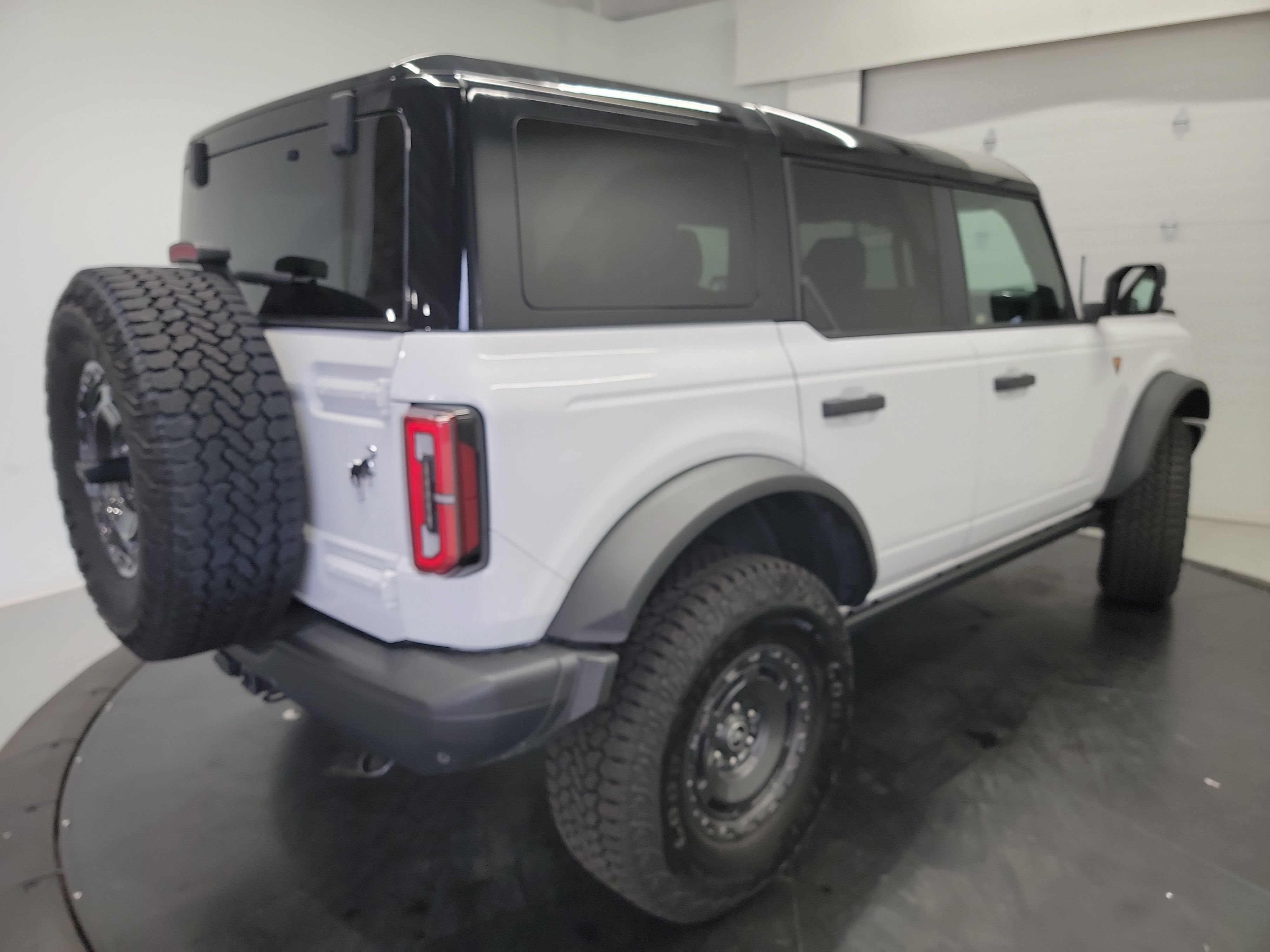 Used 2025 Ford Bronco Badlands AWD/4WD image 9