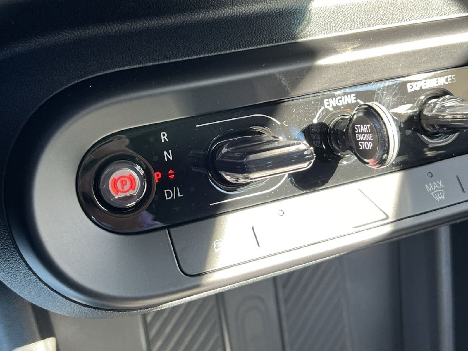 New 2025 MINI Cooper 2-Door Hardtop FWD image 19
